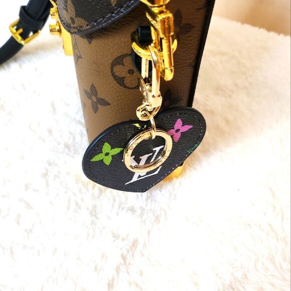 Authentic Louis Vuitton Monogram Heart Charm - Picture 3 of 12